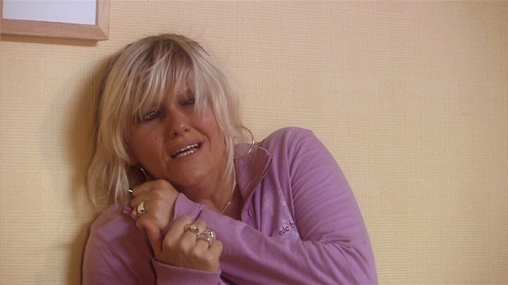 Jackie Tyler, cowering in a corner