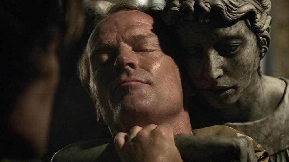 Octavian being strangled by a Weeping Angel