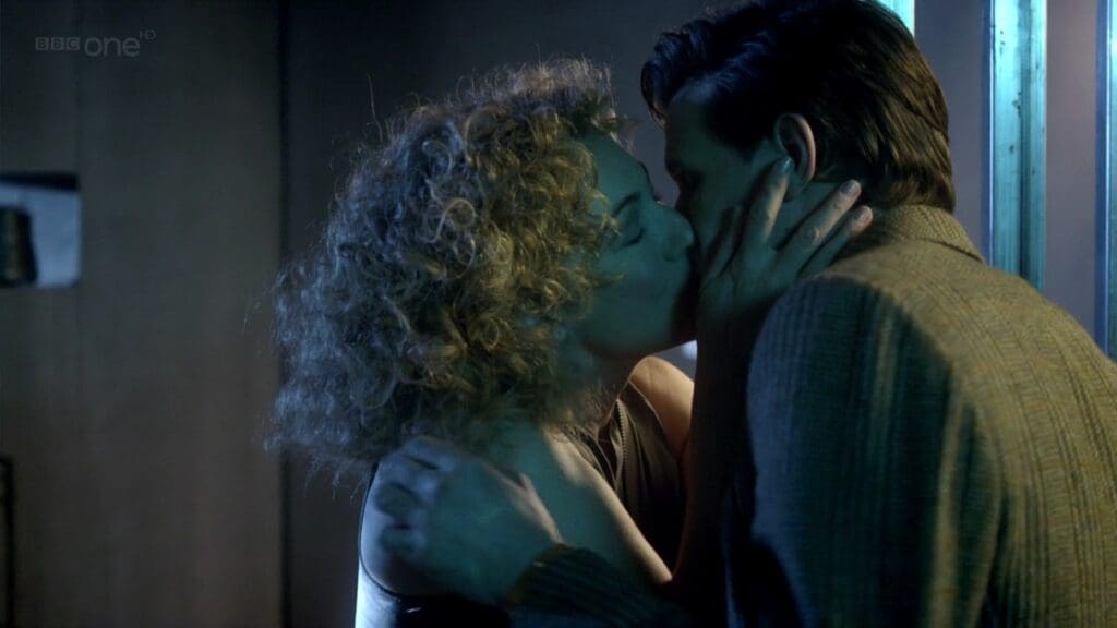 River kissing the Doctor